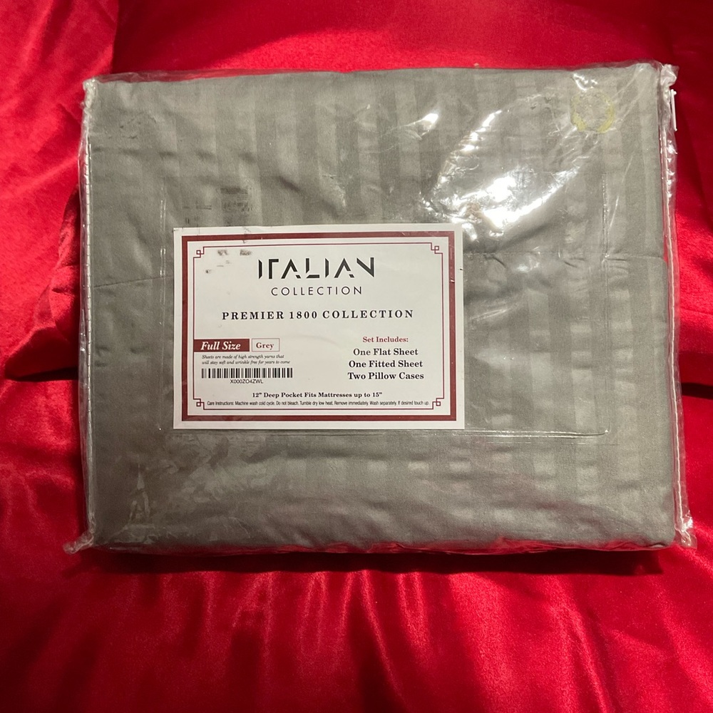 NWOT . . . GREY STRIPED FULL SIZE BED COMPLETE . . .